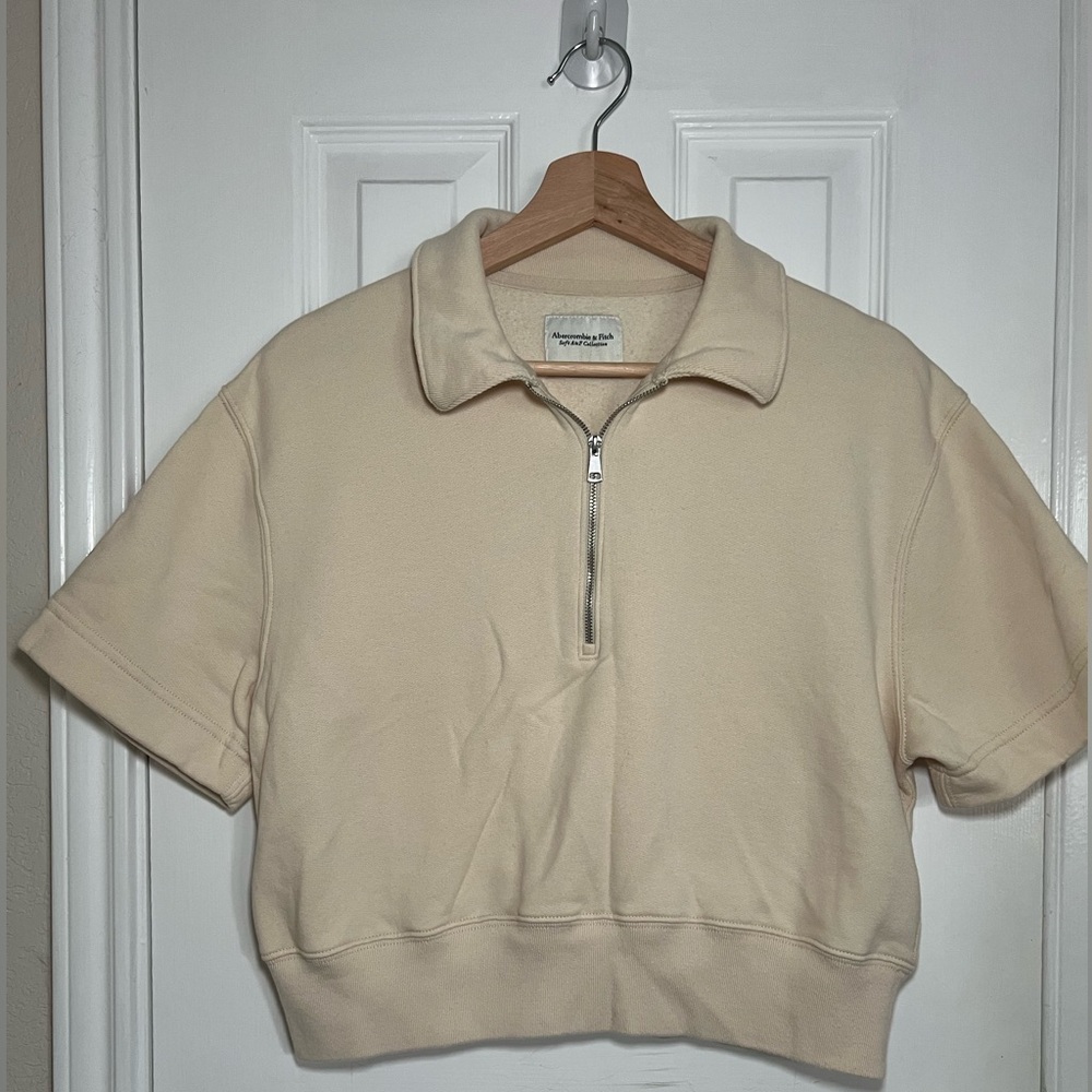 Abercrombie & Fitch | MD Off-White Quarter Zip Short sleeve Cropped Sweatshirt